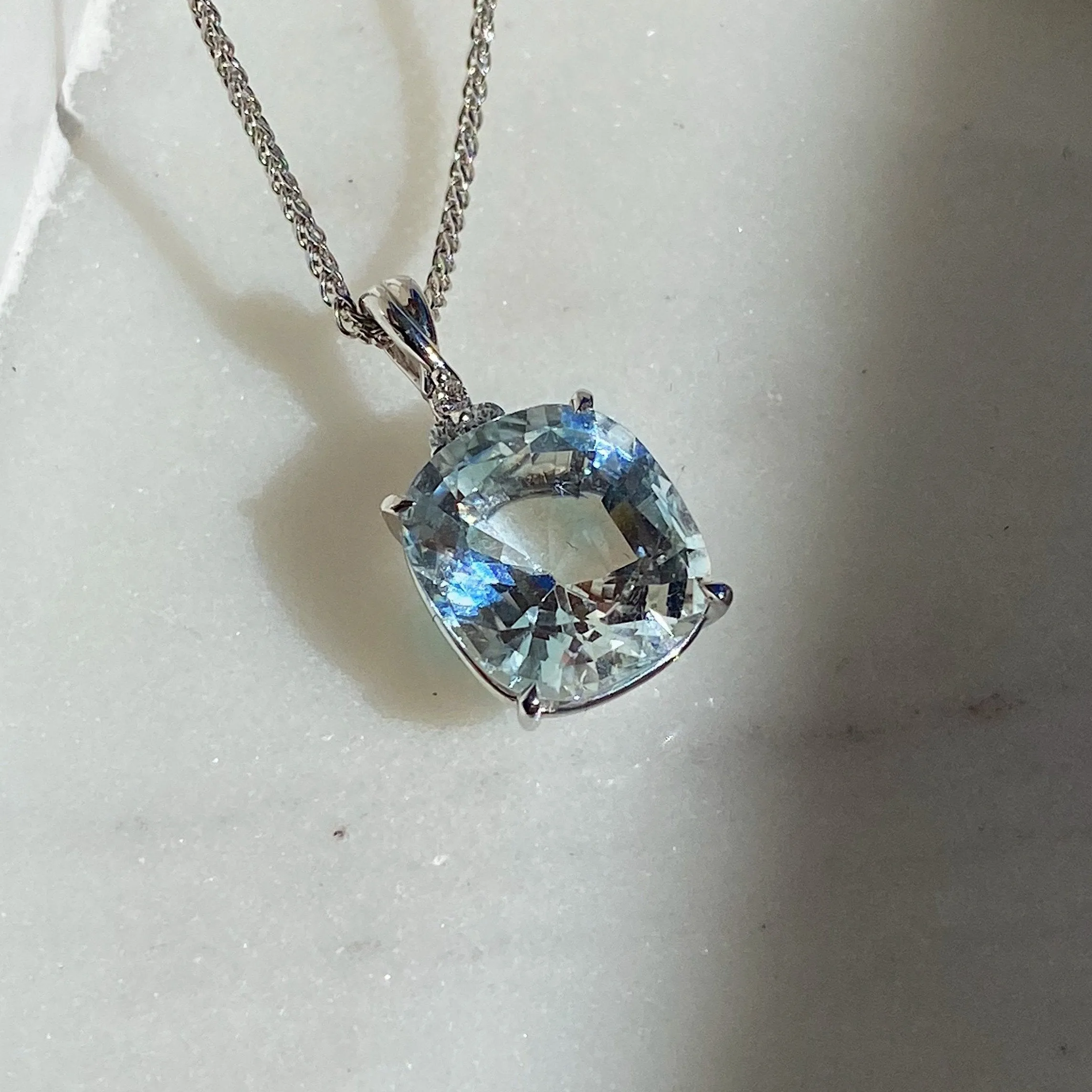 Forever Jewellery Emilia Aquamarine Pendant