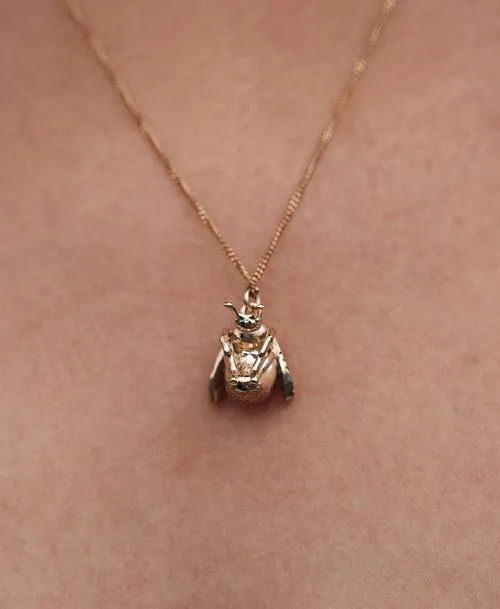 Meadowlark Jewellery Meadowlark - Bee Charm Necklace Gold Plated