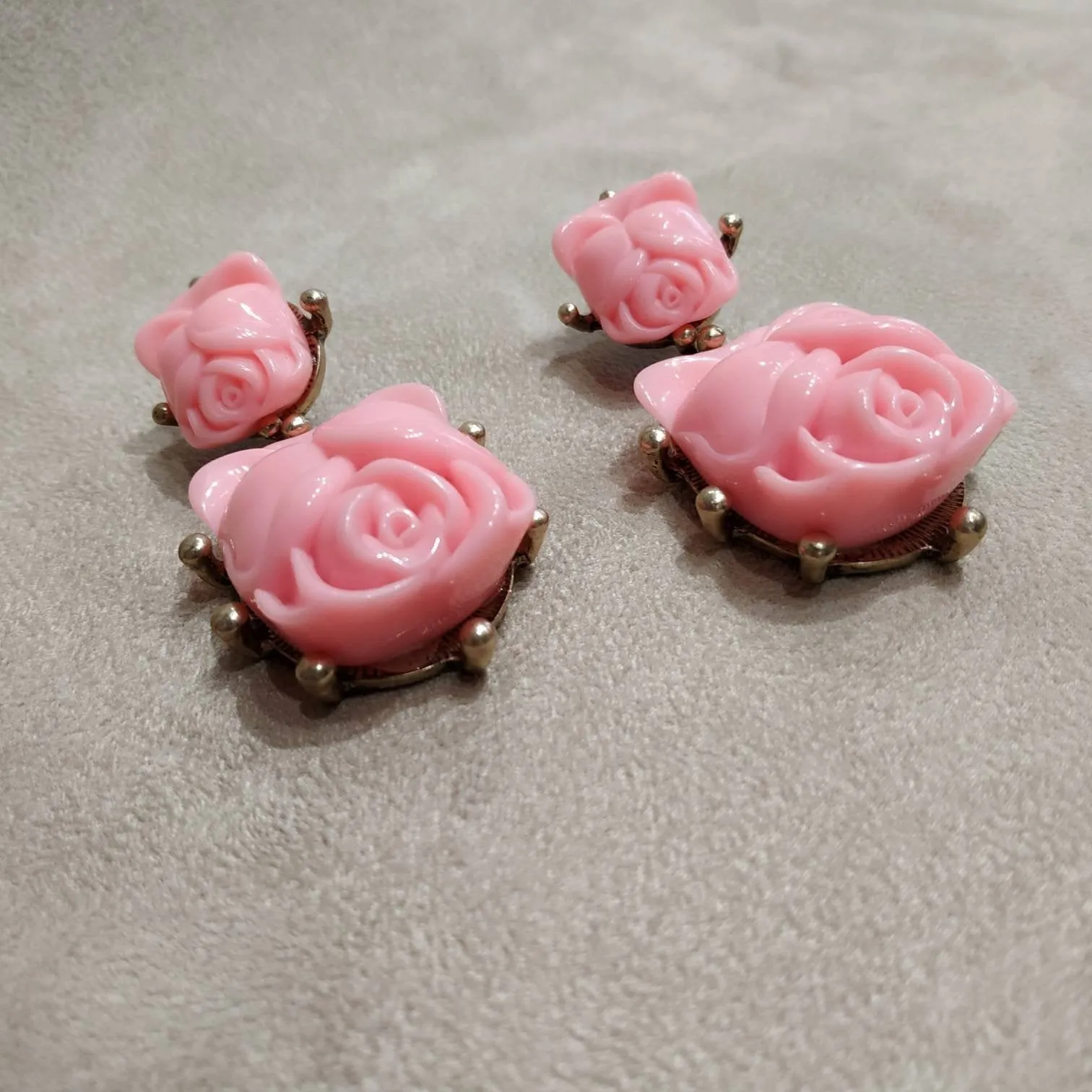 Oscar de La Renta Pink Earrings pierced Rose