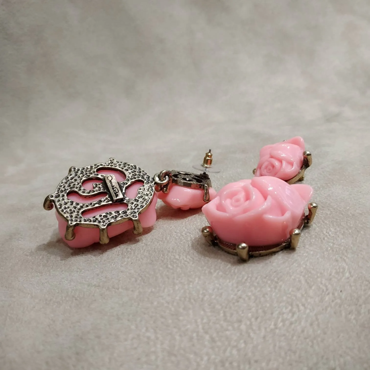 Oscar de La Renta Pink Earrings pierced Rose