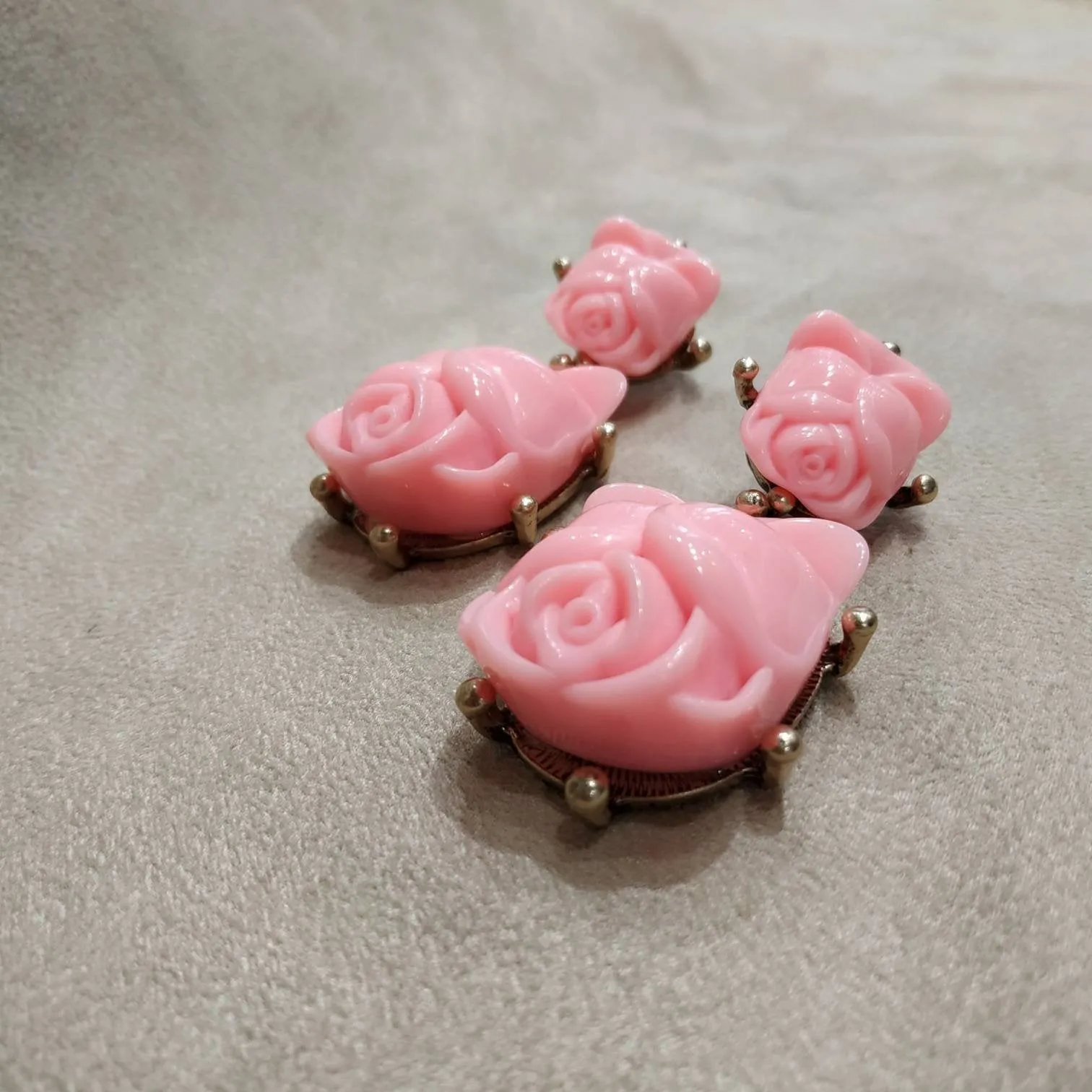 Oscar de La Renta Pink Earrings pierced Rose