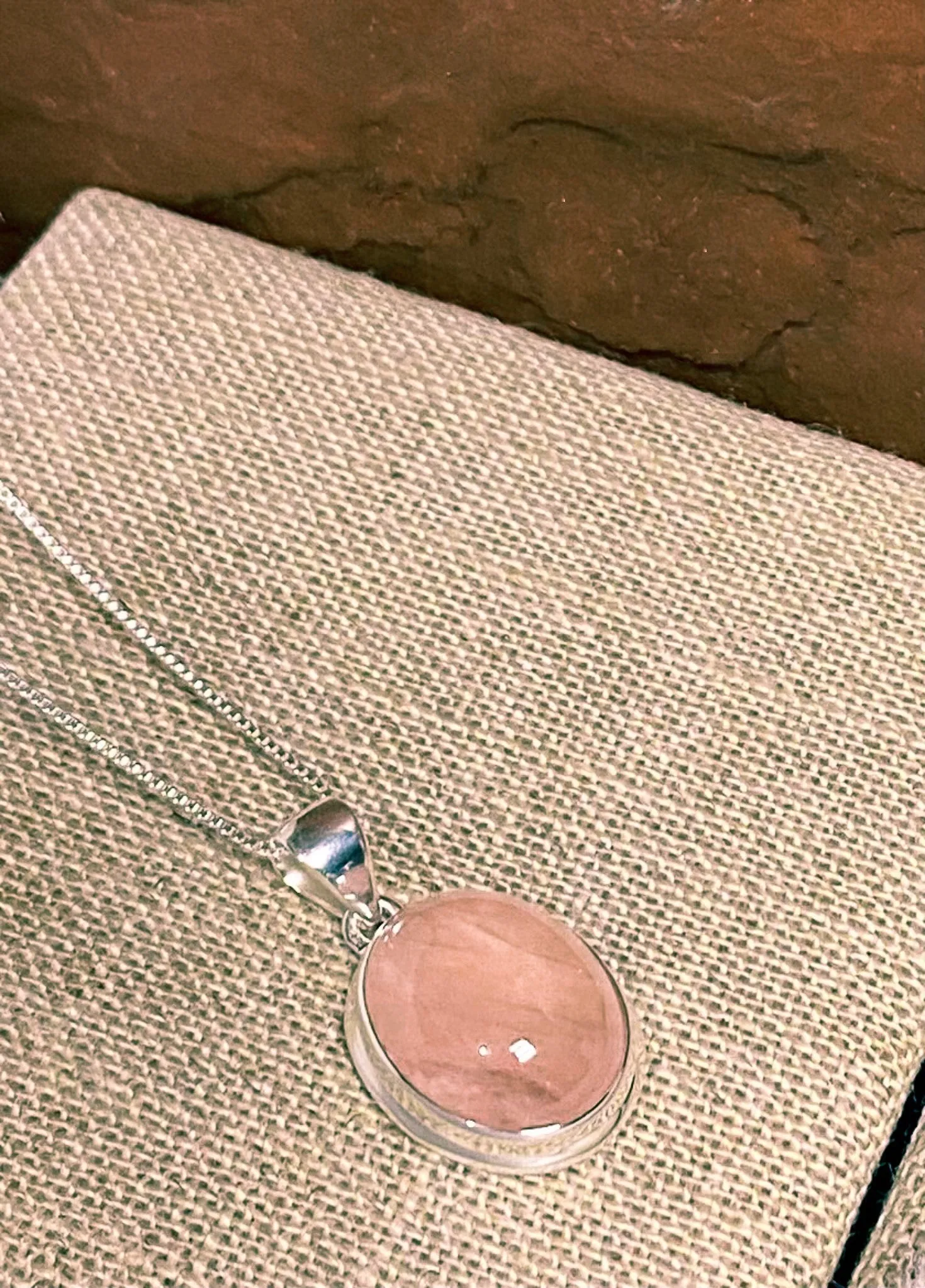 Silver Parrot Jewelry Oval Rose Quartz Pendant In Classic Sterling Setting