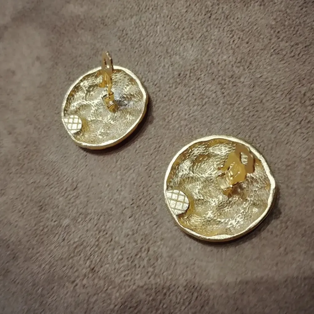 Vintage Golden Chequered Round Clip on Earrings
