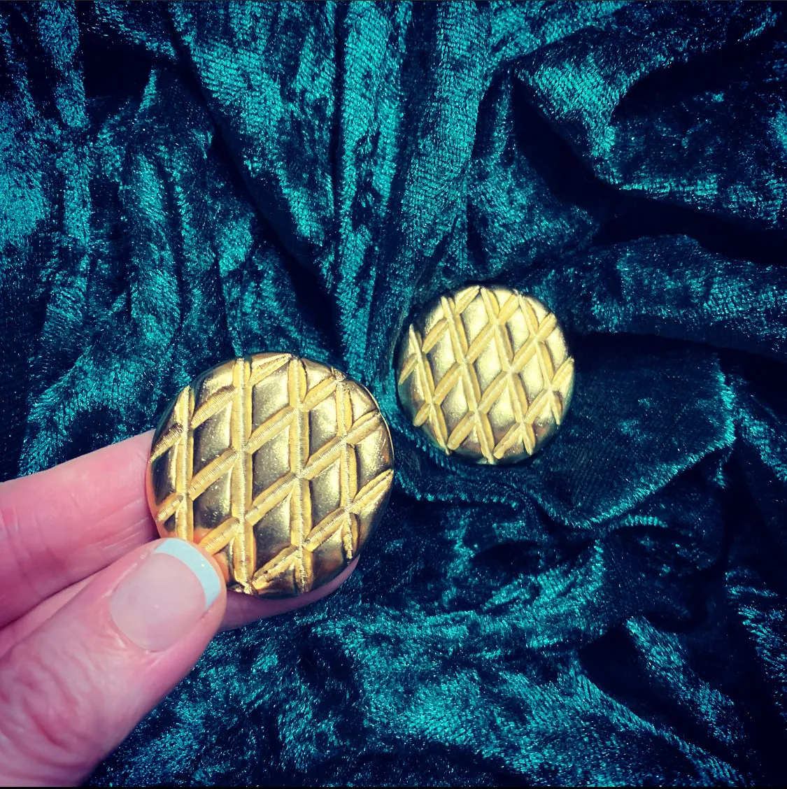 Vintage Golden Chequered Round Clip on Earrings
